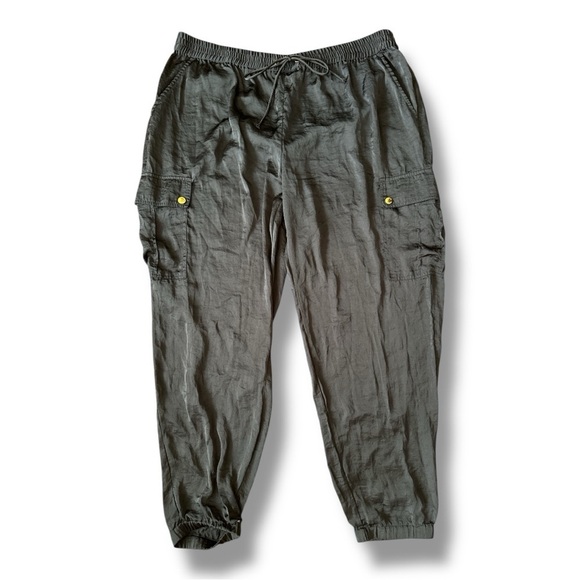 Michael Michael Kors Plus Size Women’s Black Cargo Pants - Picture 2 of 10